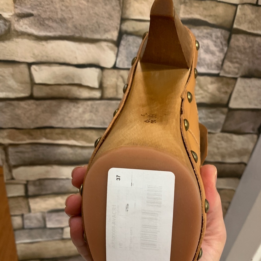 Authentic RED VALENTINO ITALIAN LEATHER STUDS CLOG - Picture 10 of 15